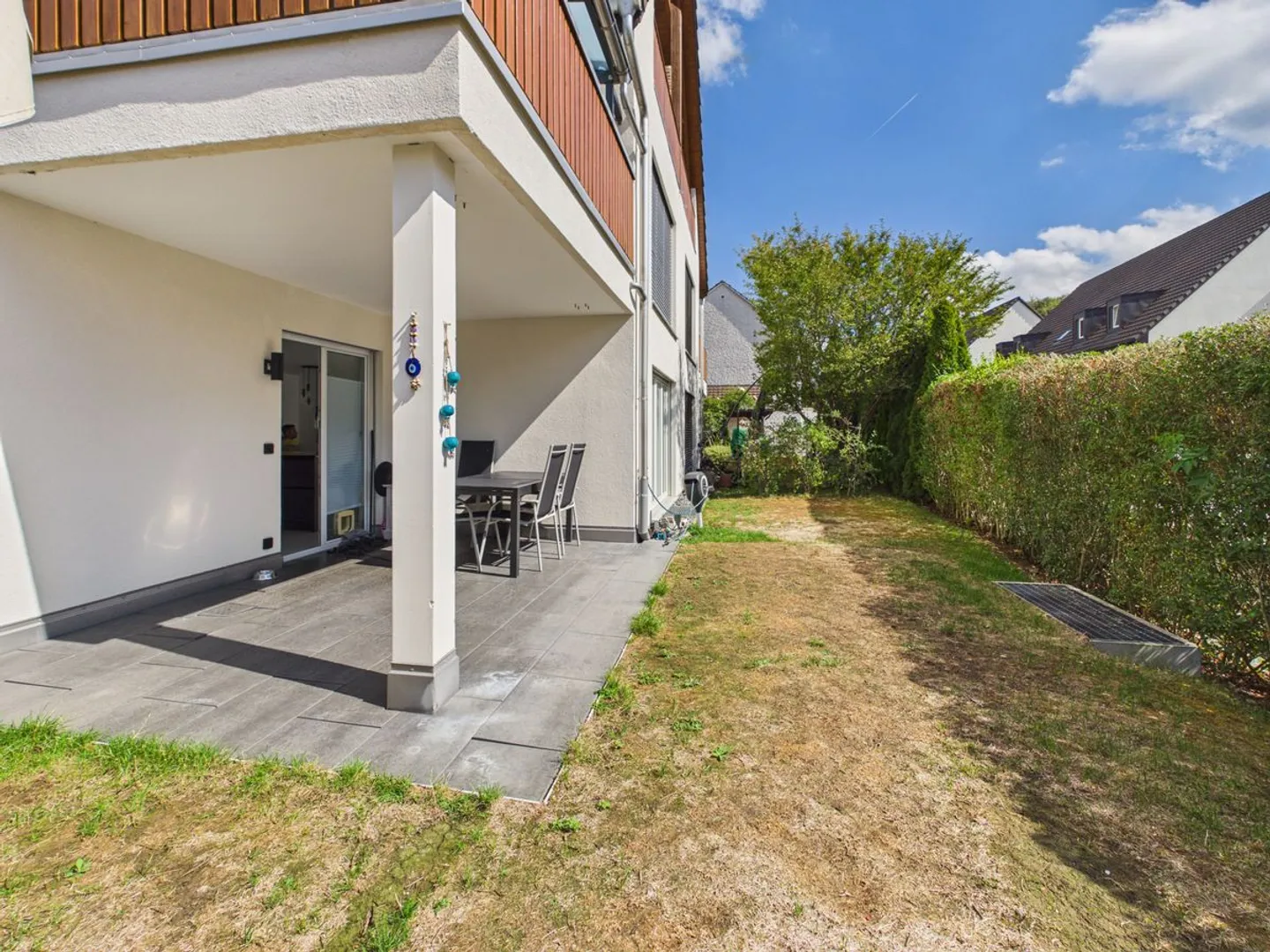 Moderne und helle 4.5-Zimmer-Gartenwohnung an naturnaher Lage mit Lift und Tiefgaragenplatz - Photo 7 of 13