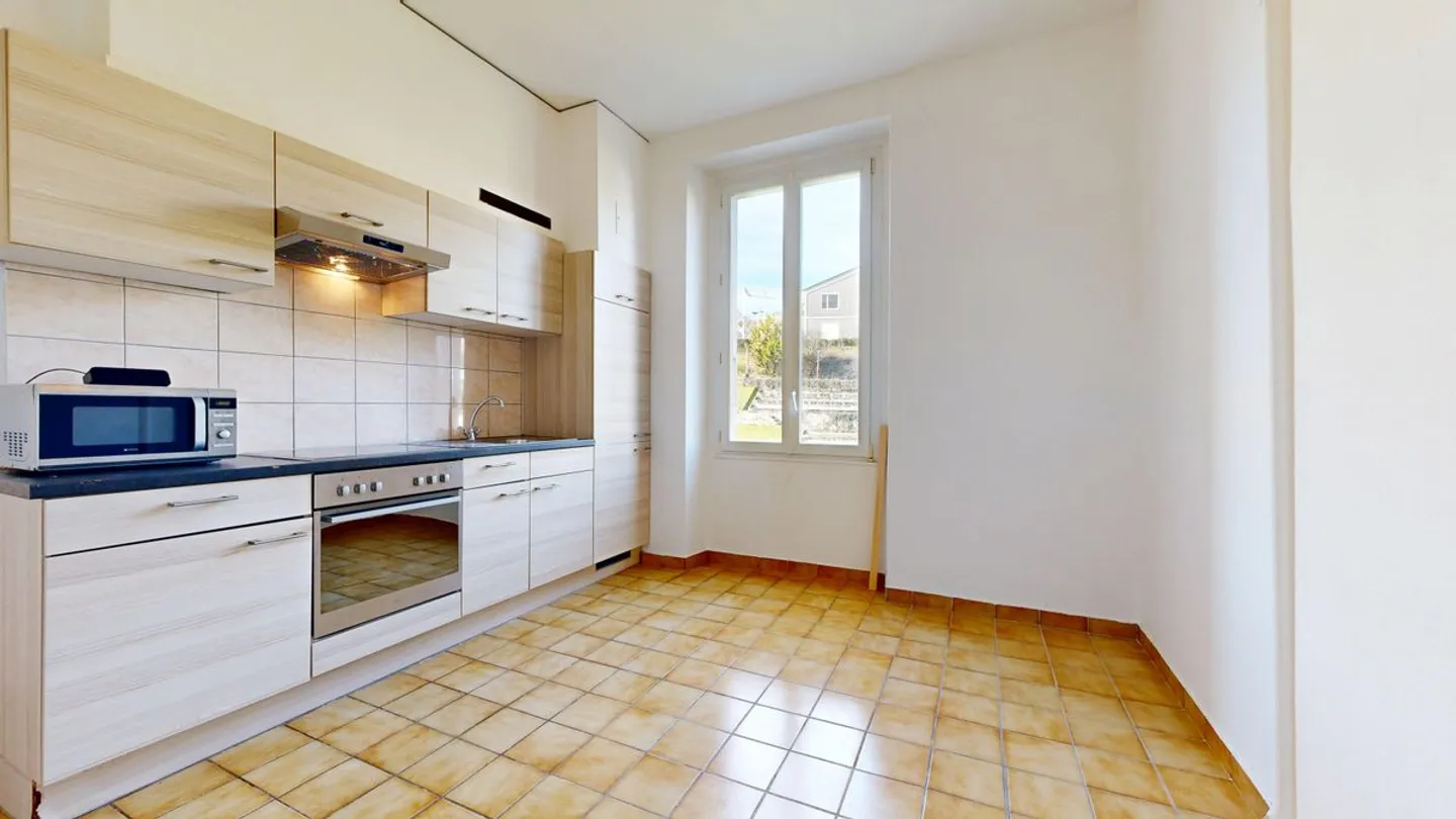 Appartement Charmant avec Vue sur le Lac - Photo 3 sur 5