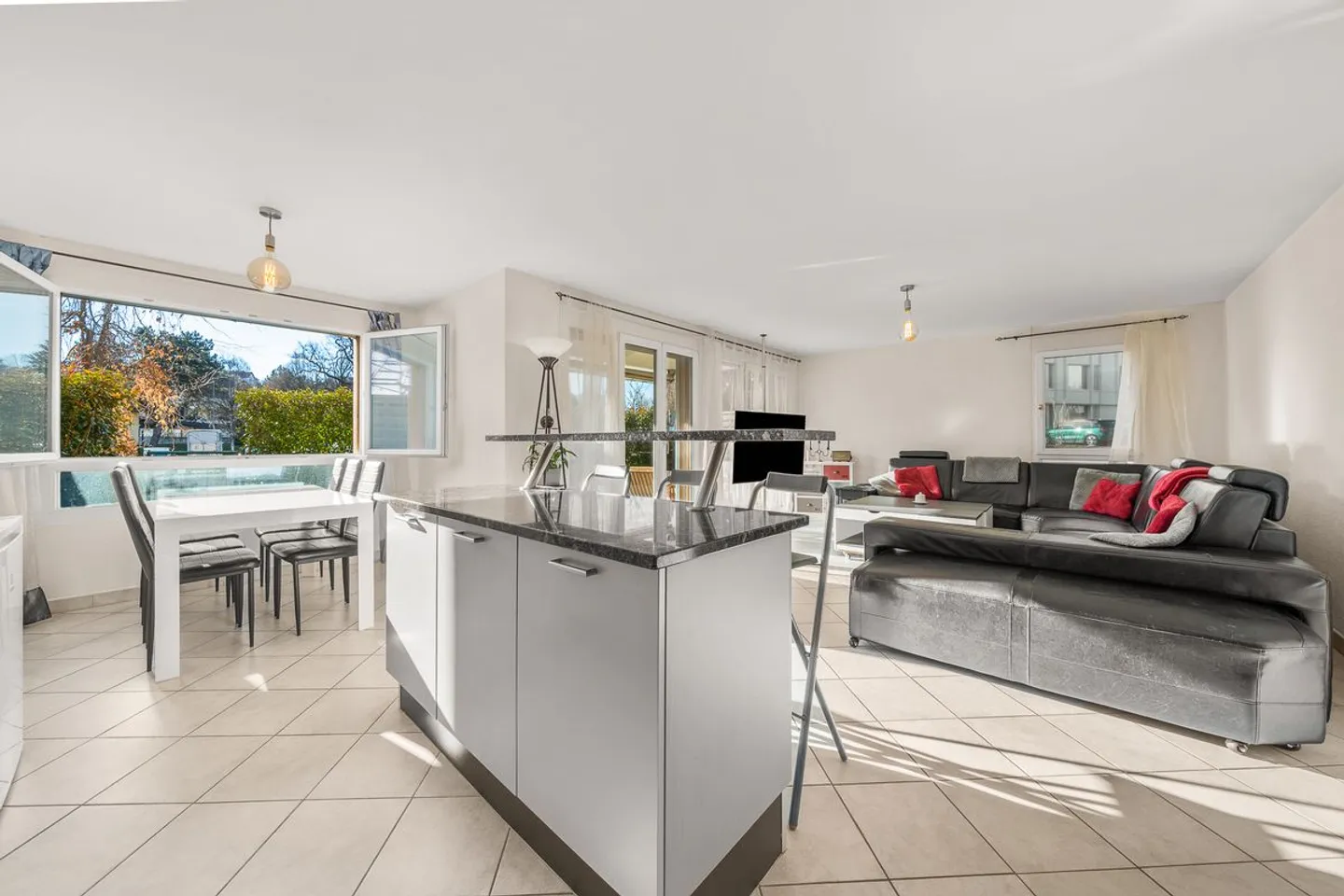 Bella opportunità per questo appartamento di 4,5 locali al piano terra con giardino, in vendita a Friburgo - Foto 5 di 13