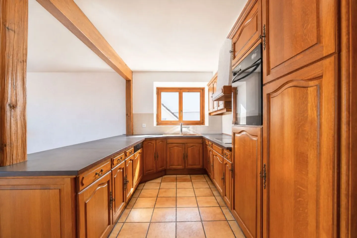 Appartamento di 4.5 locali con terrazza, giardino privato e vista lago - Foto 4 di 10