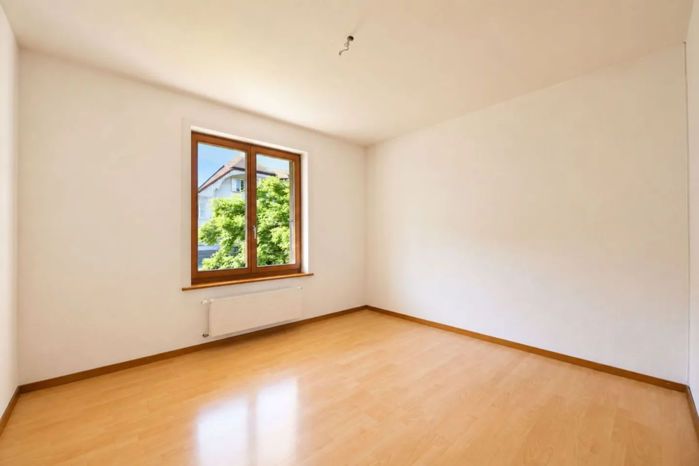 Appartamento di 4.5 locali con terrazza, giardino privato e vista lago - Foto 5 di 10