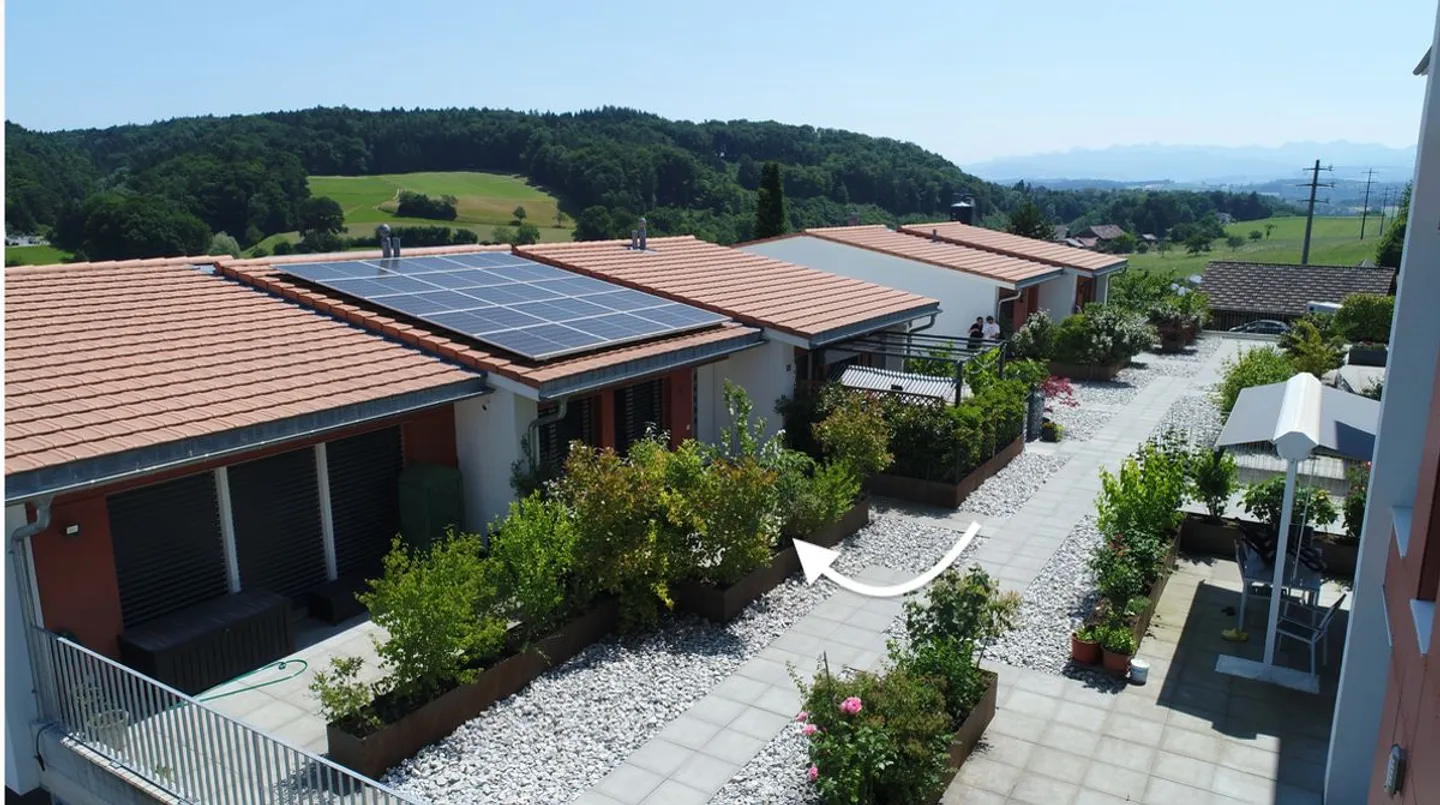 Villa a schiera con terrazza - giardino e 2 posti auto! - Foto 2 di 5