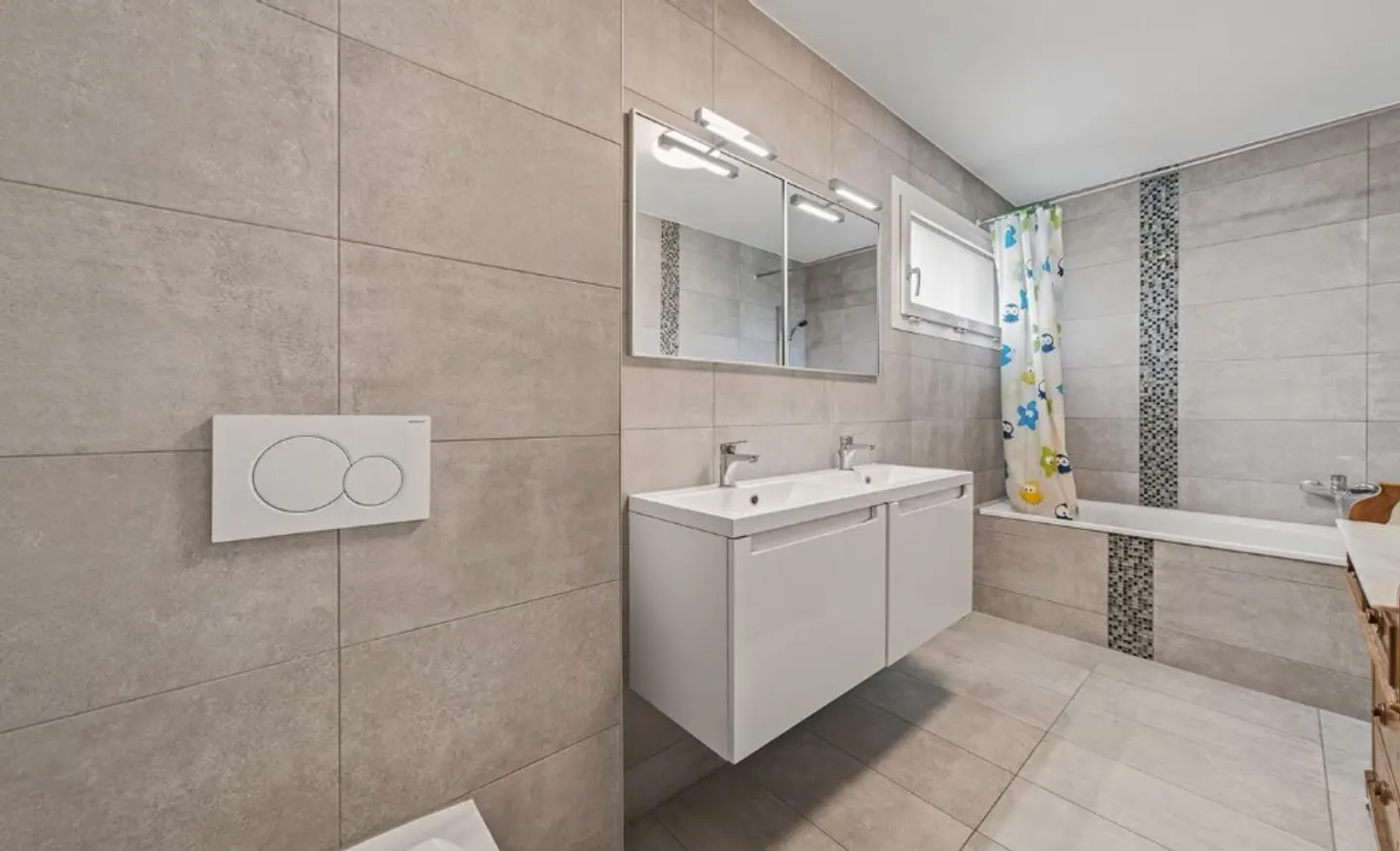 Villa familiale récente avec piscine chauffée et vue dégagée - Foto 13 von 13