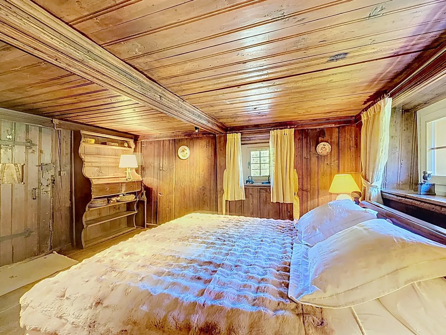 House from 1691 with character, unobstructed view and fully renovated panels - Haut-Intyamon - Photo 12 of 13