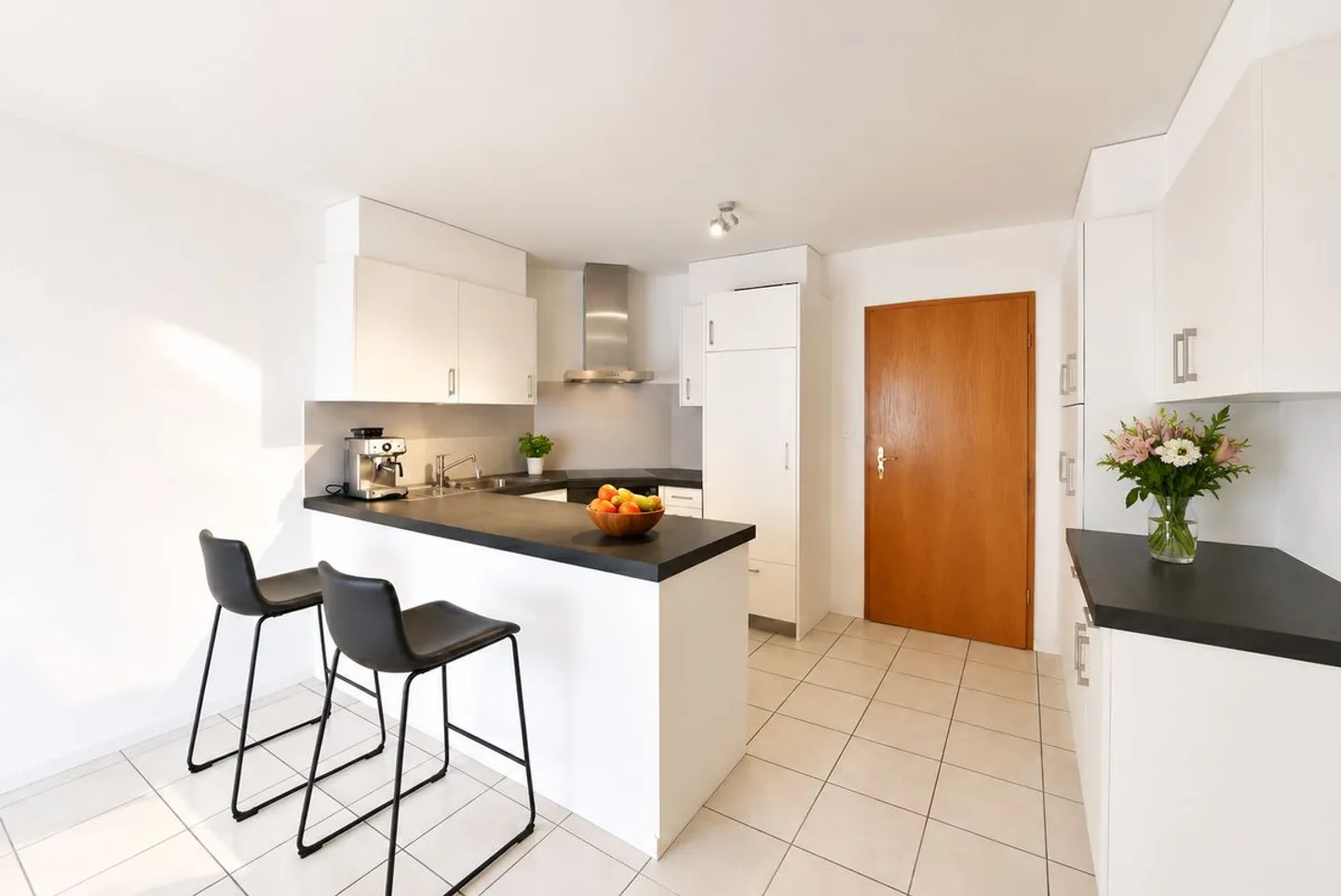 Appartement lumineux avec vue - Photo 3 sur 8