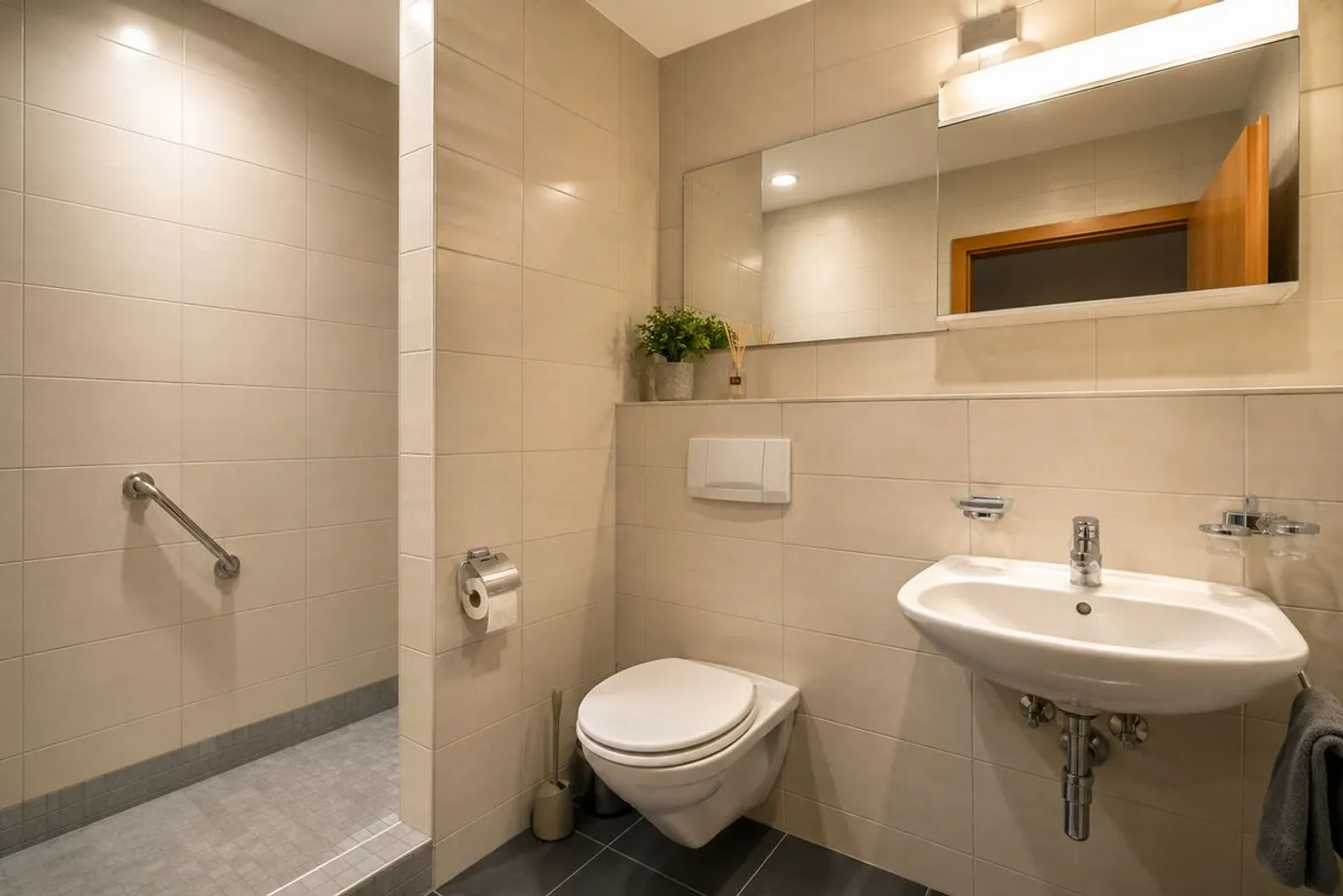 Appartement lumineux avec vue - Photo 6 sur 8