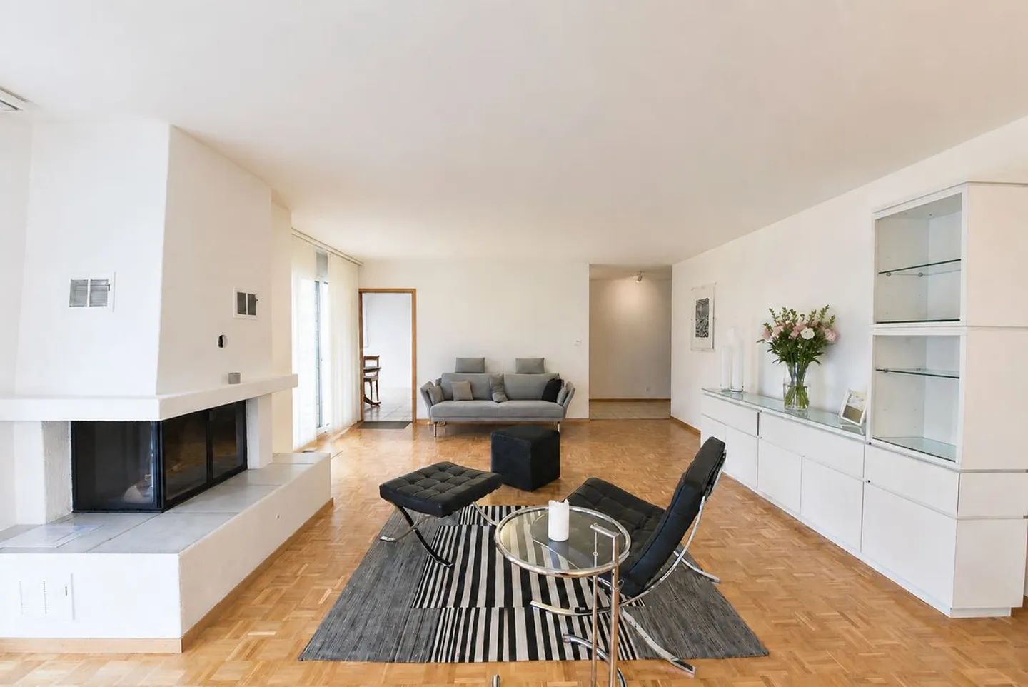 Appartement lumineux avec vue - Photo 2 sur 8