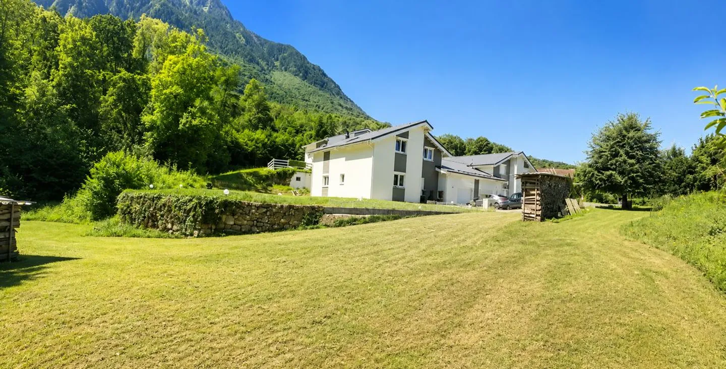 Maison Jumelée Spacieuse - Photo 1 sur 3