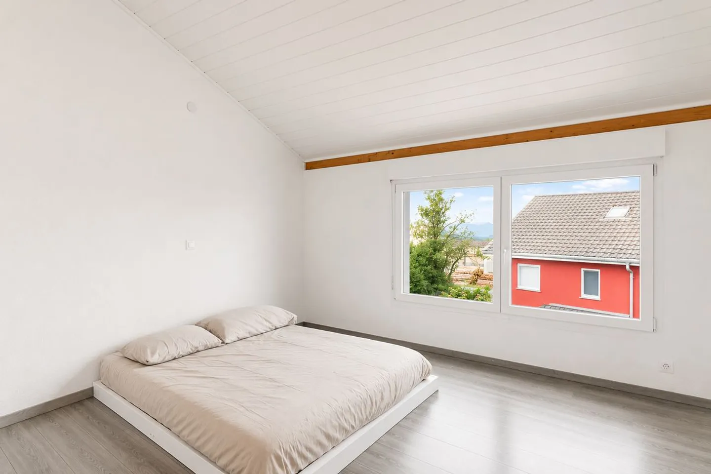 Charmante 4,5-Zimmer-Wohnung im Dachgeschoss in Ursy - Foto 5 von 10