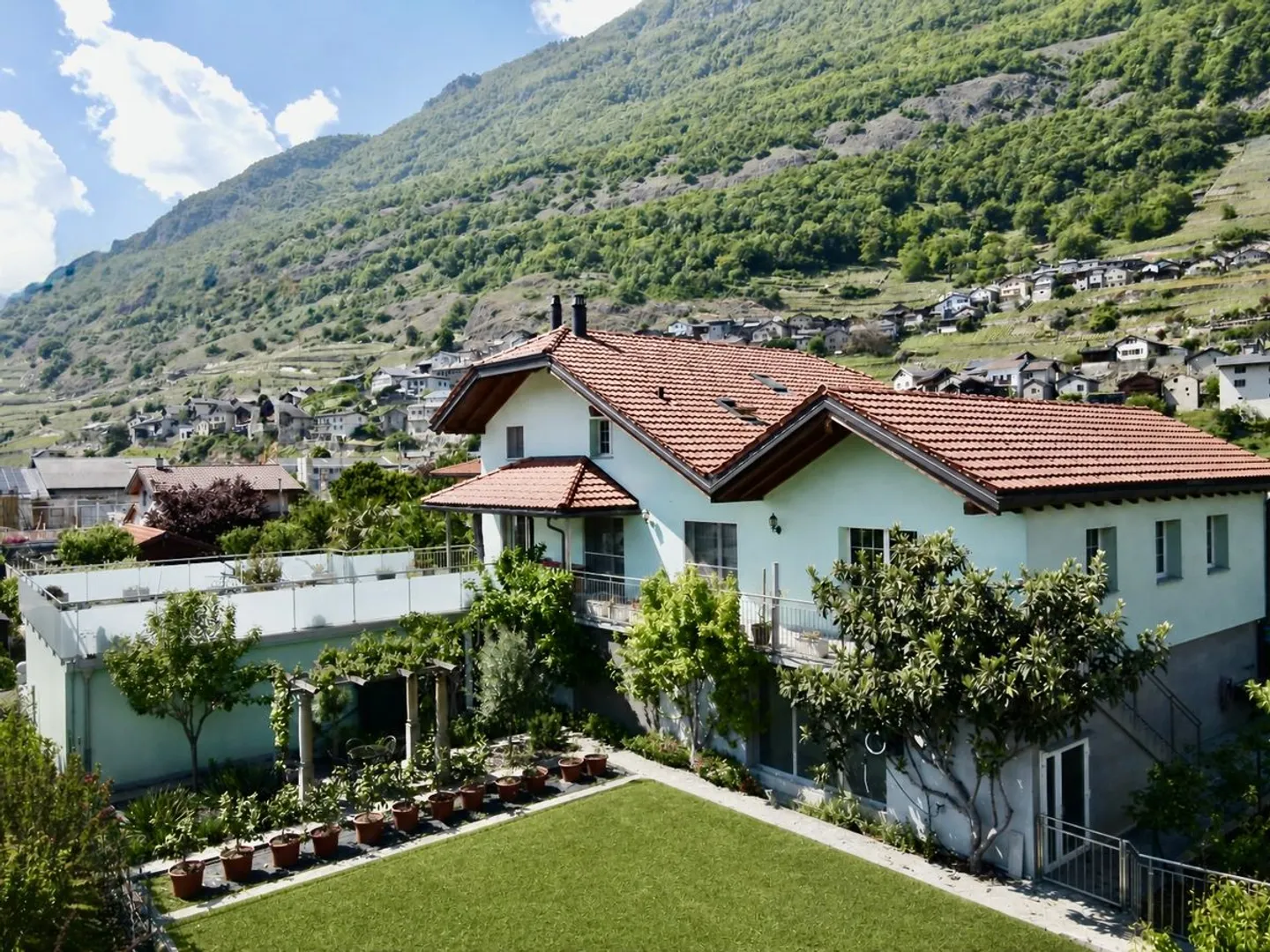 Villa Familiale Exclusive - Photo 2 sur 13