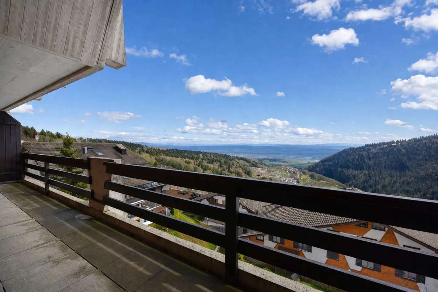 Atmosphère cosy et vue dégagée à Sainte-Croix - Photo 8 of 13