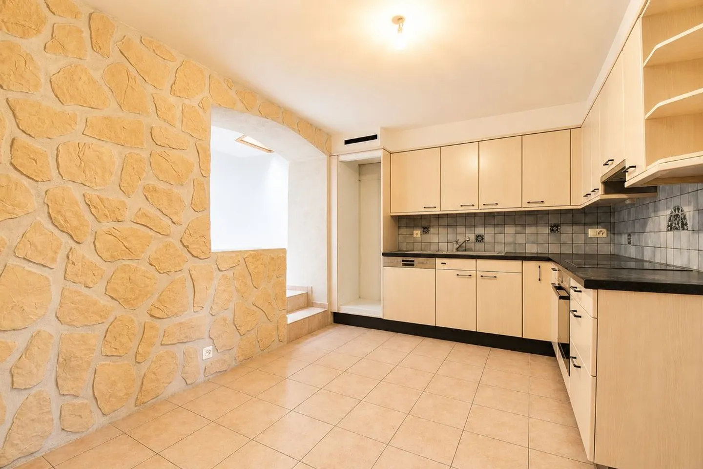 Charmant Appartement Rénové - Photo 6 sur 8