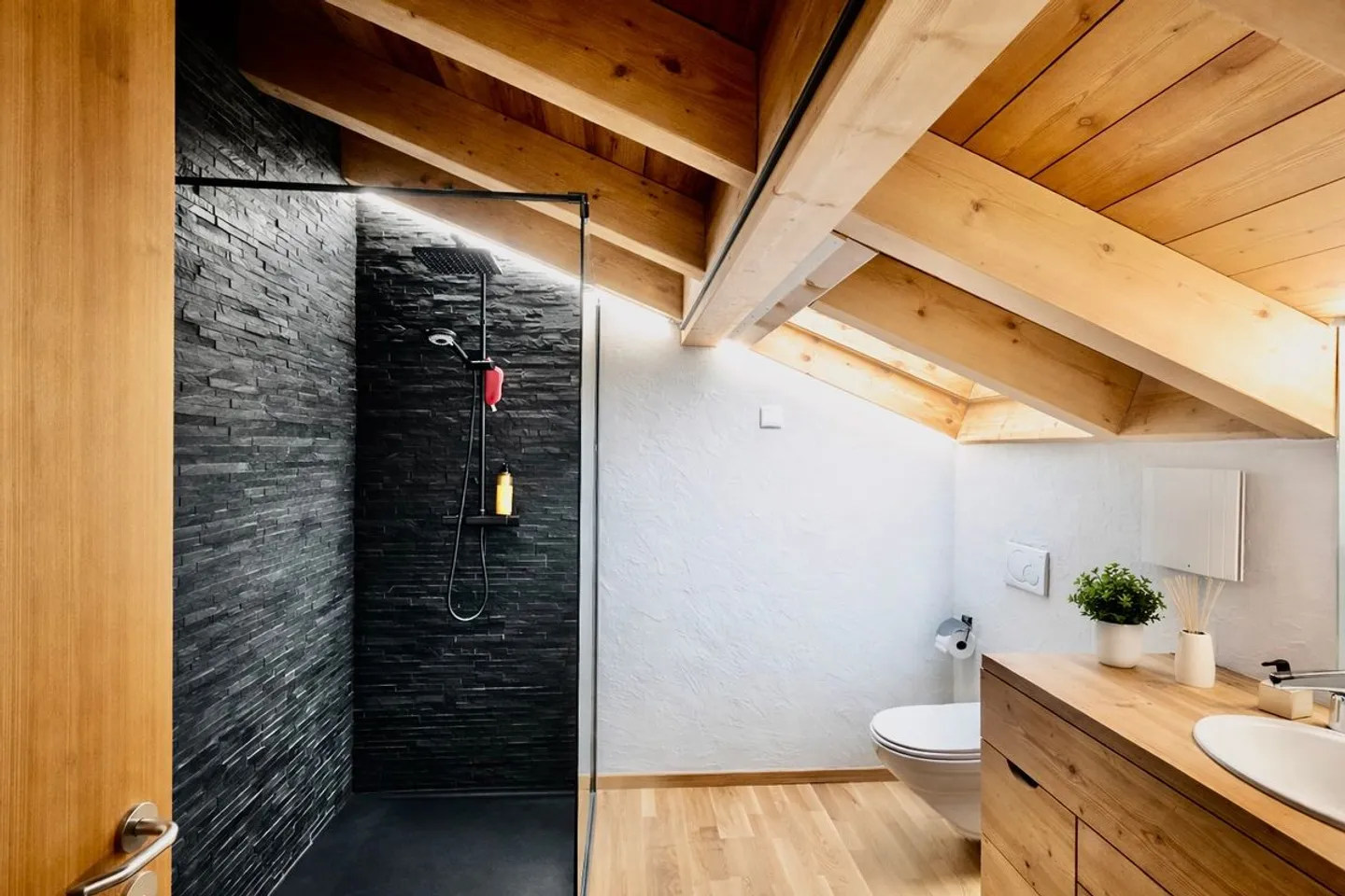 CHALET FAMILIARE CON VISTA IMPAREGGIABILE SUI DENTS DU MIDI - Foto 11 di 13