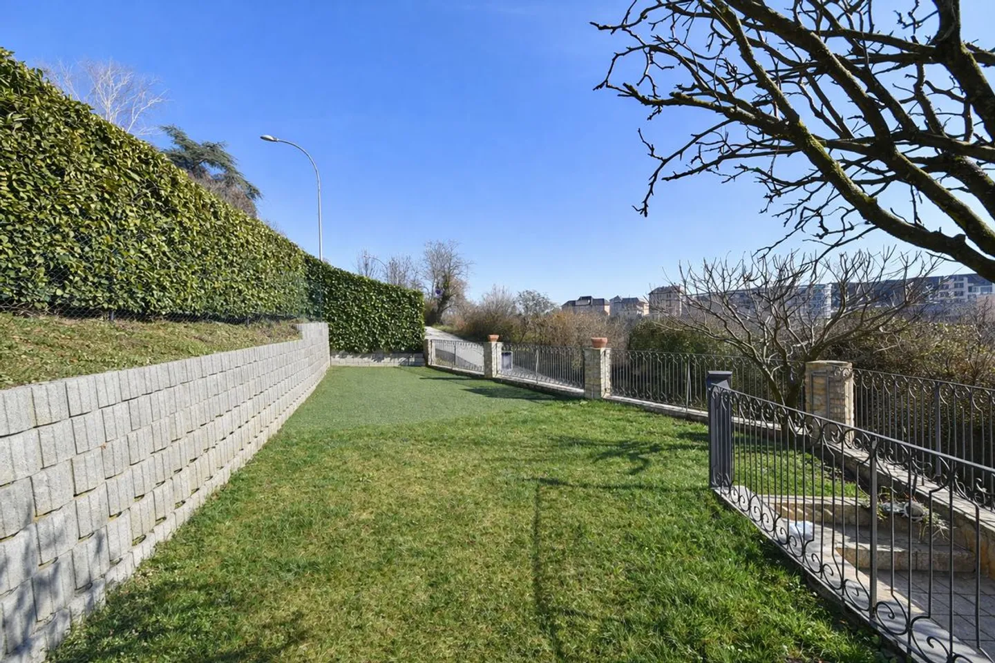 Casa familiare con possibilità di studio indipendente - Foto 2 di 12