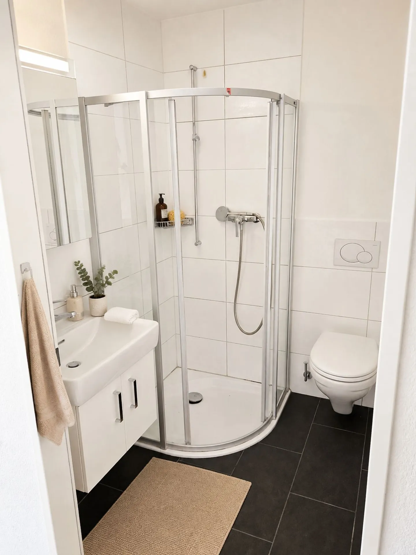 Exclusive 4.5-room garden apartment with 400 m² private garden in Aesch - Photo 8 of 9