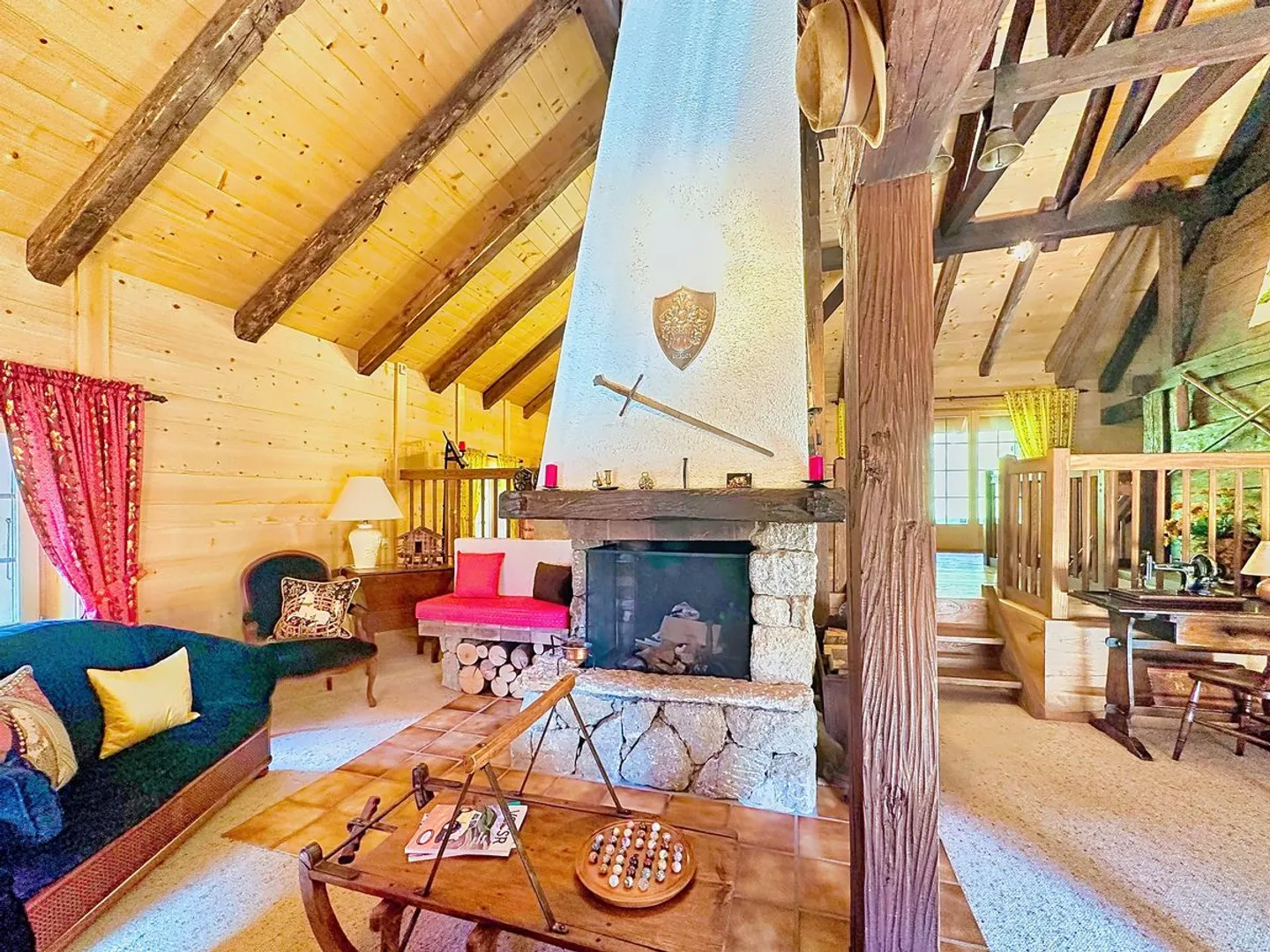 Maison de 1691 avec cachet, vue dégagée et panneaux entièrement rénovée  - Haut-Intyamon - Foto 2 di 13