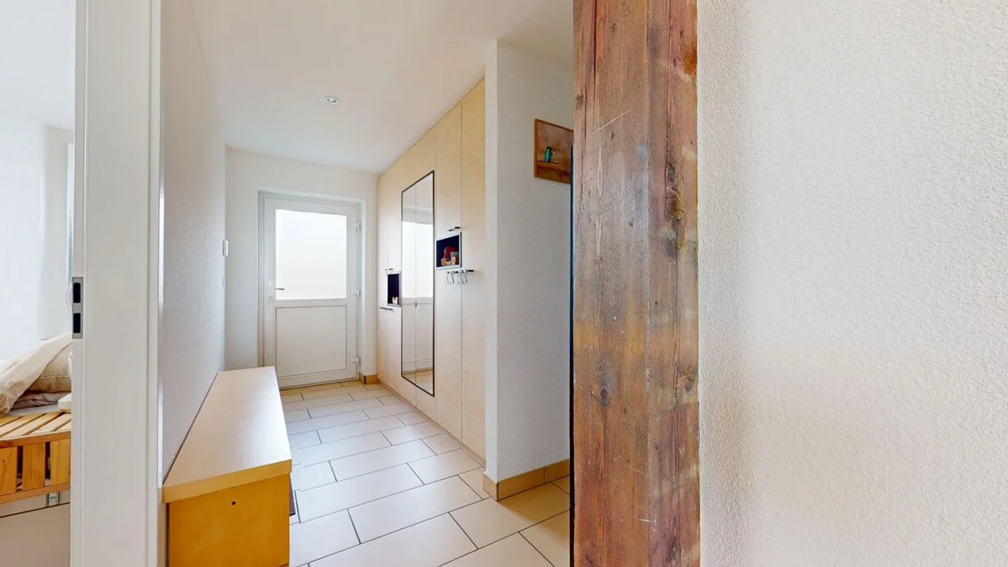 Helles 3½ Dachgeschossapartment mit 180° Blick auf den Neuenburgersee! - Foto 6 von 13