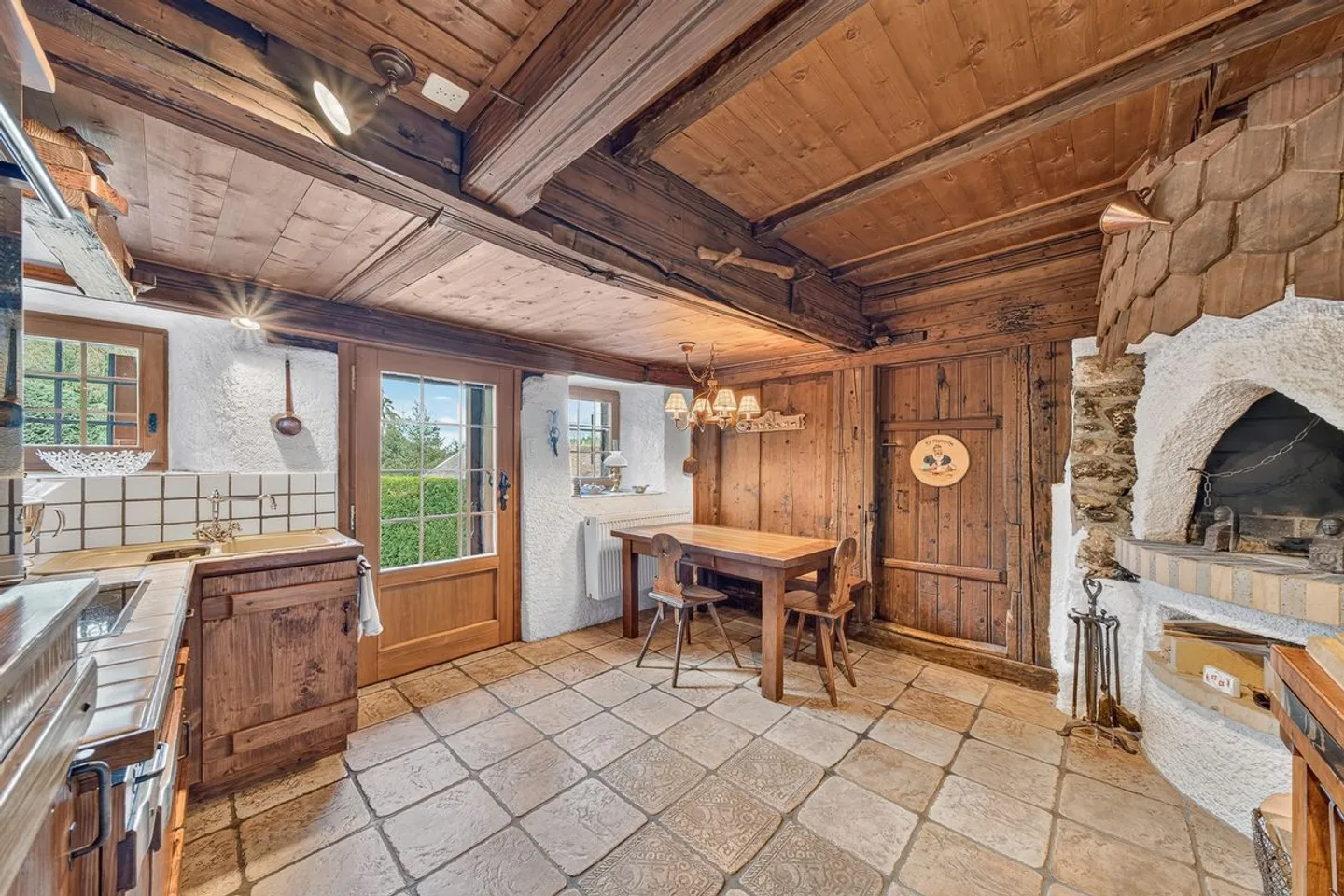 Maison de 1691 avec cachet, vue dégagée et panneaux entièrement rénovée  - Haut-Intyamon - Foto 8 di 13