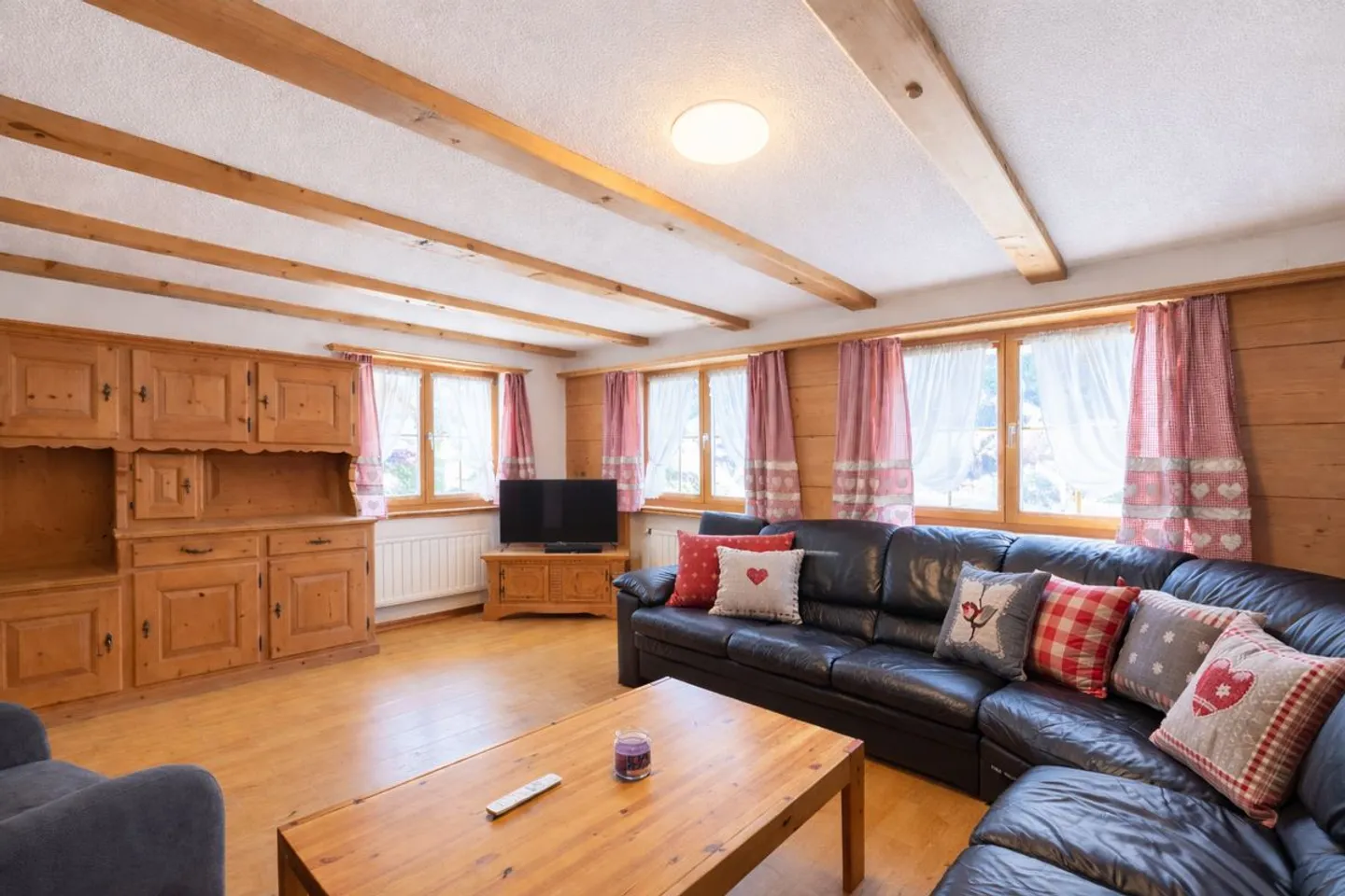 Appartamento Incantevole con Vista Montagna - Foto 4 di 10