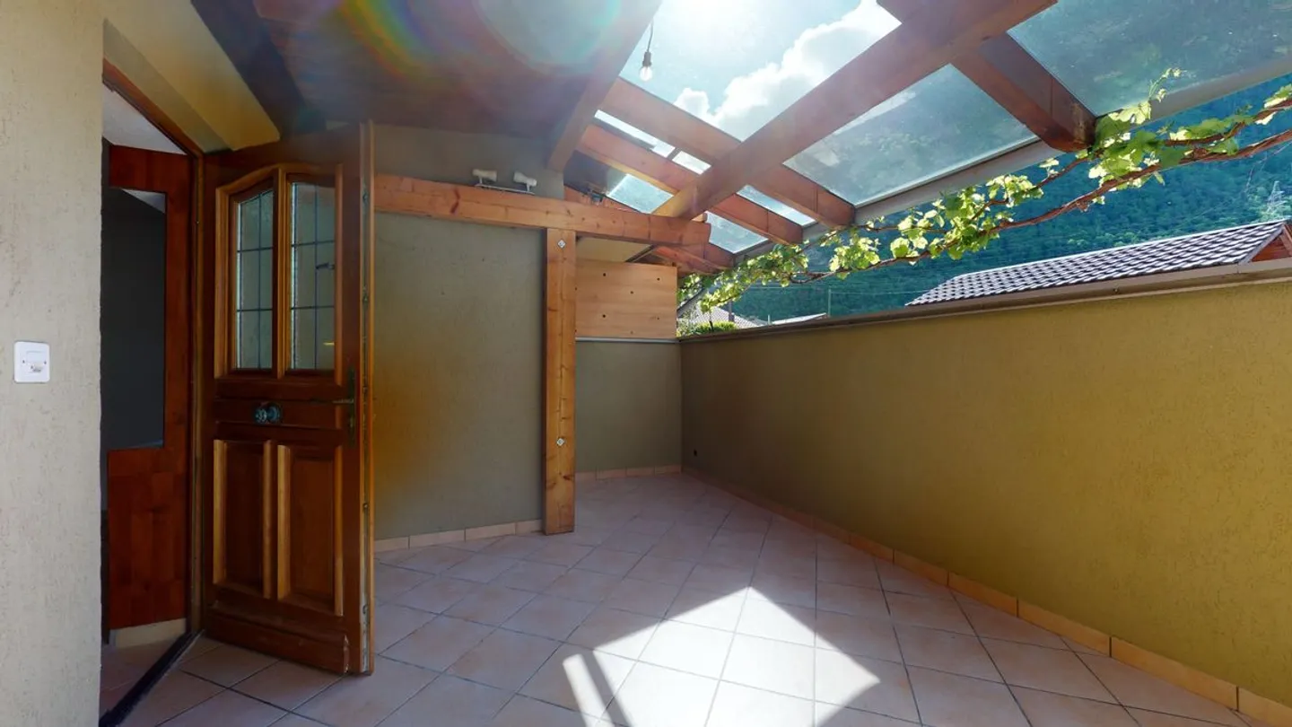 Spazioso appartamento 3.5 con terrazza - Foto 2 di 9