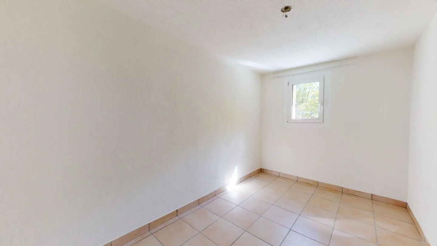 Spazioso appartamento 3.5 con terrazza - Foto 7 di 9