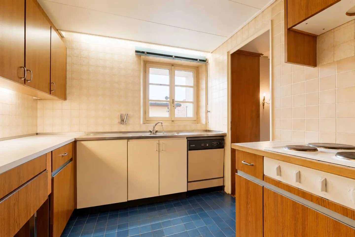 Authentic character apartment in the heart of Sainte-Croix - Photo 4 of 11