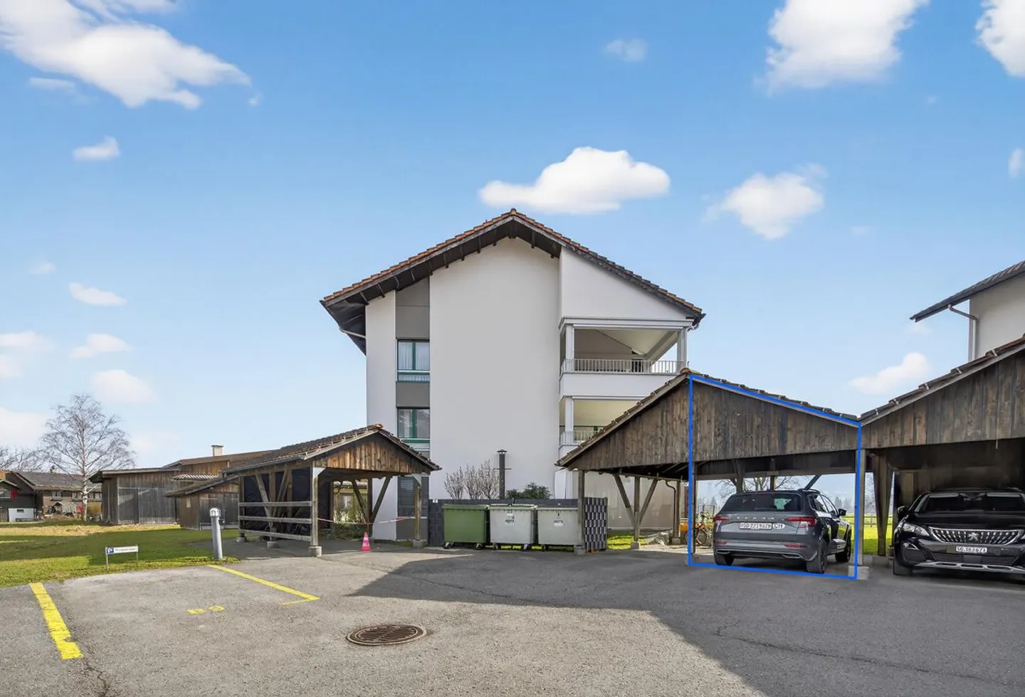 Appartement 4.5 pièces dans un emplacement dégagé avec vue magnifique sur les montagnes et au loin - Photo 2 sur 13