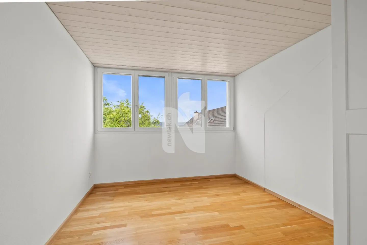 Family-friendly maisonette apartment with large balcony and beautiful views - Photo 13 of 13