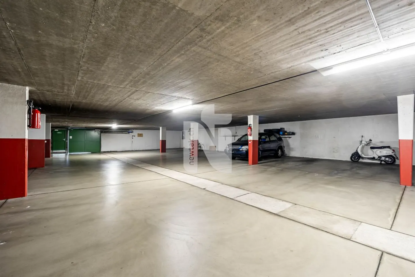 Spacious and flooded with light: 4.5-room apartment with sauna, balcony, and underground parking space - Photo 10 of 10