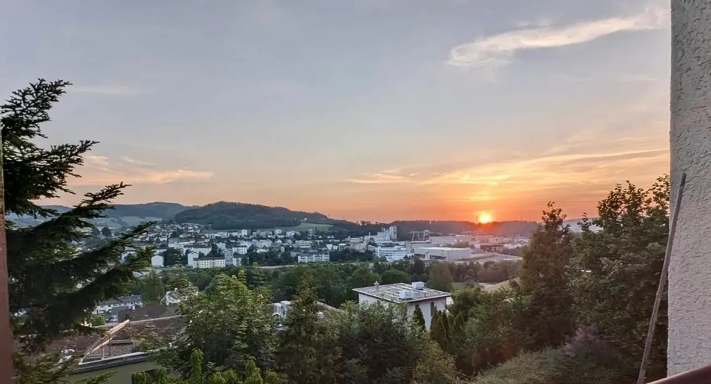 Vista fantastica con giardino spazioso - Foto 4 di 11