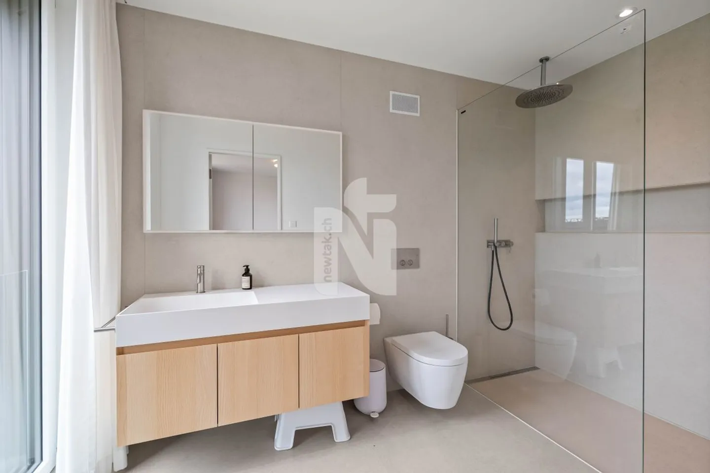 Family-friendly and stylish living with garden, terrace and direct view of the Goetheanum - Photo 11 of 13