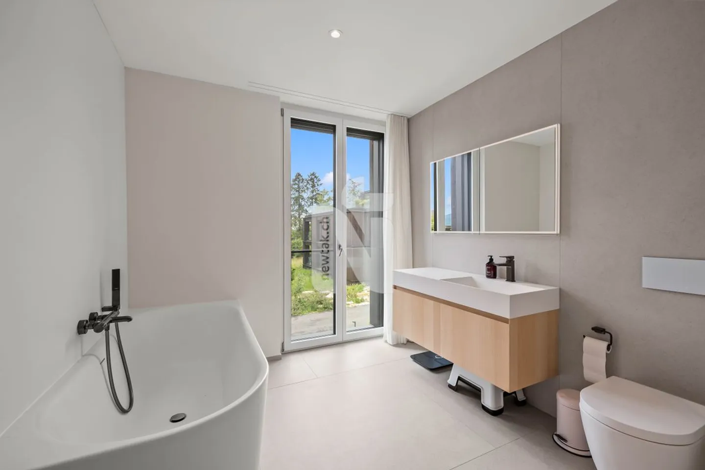 Family-friendly and stylish living with garden, terrace and direct view of the Goetheanum - Photo 7 of 13