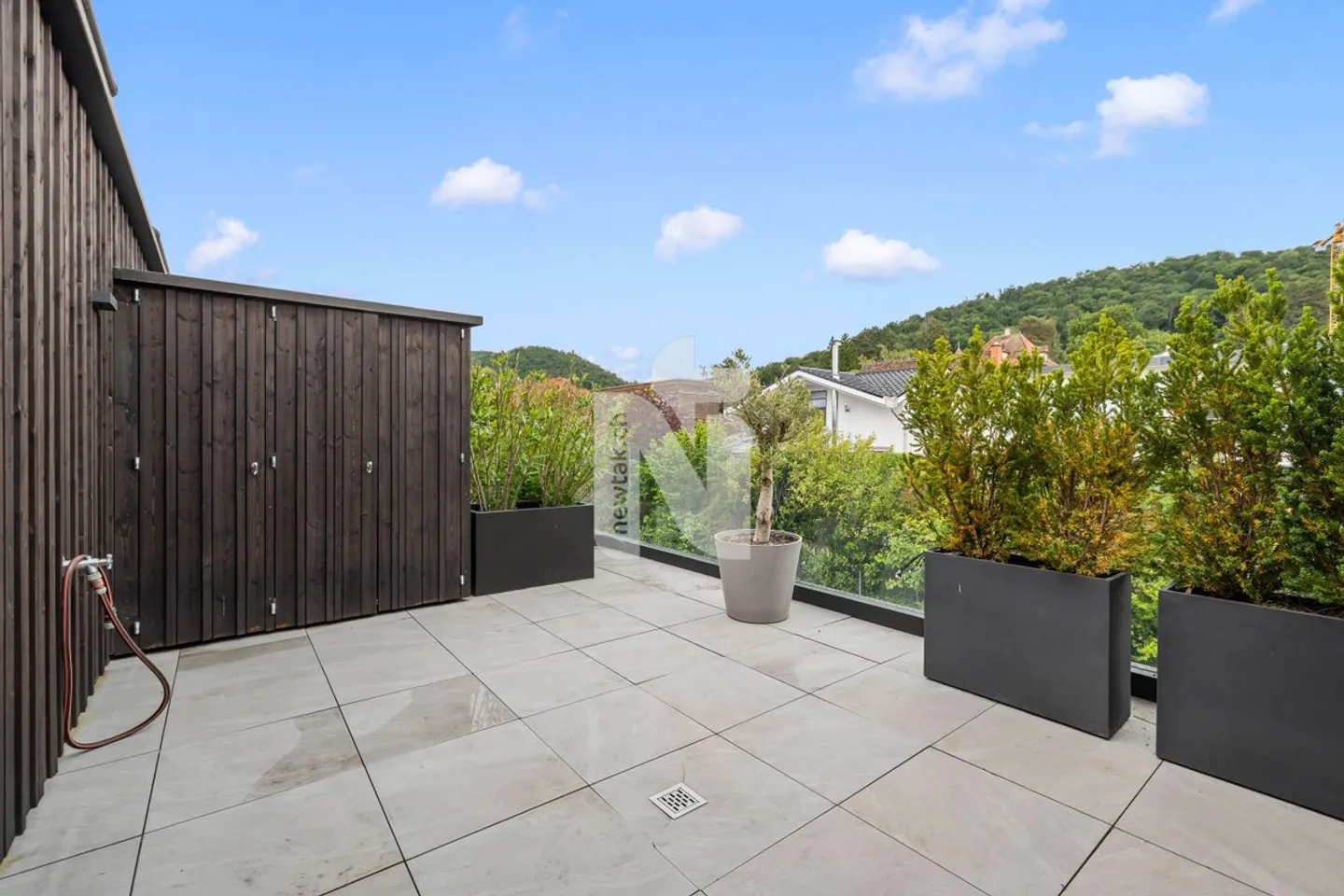 Family-friendly and stylish living with garden, terrace and direct view of the Goetheanum - Photo 13 of 13