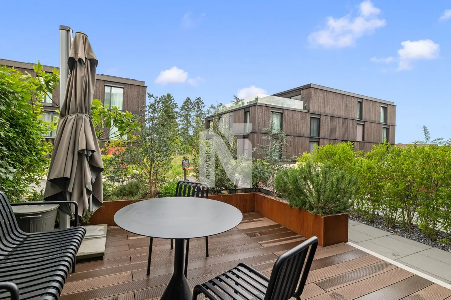 Family-friendly and stylish living with garden, terrace and direct view of the Goetheanum - Photo 3 of 13