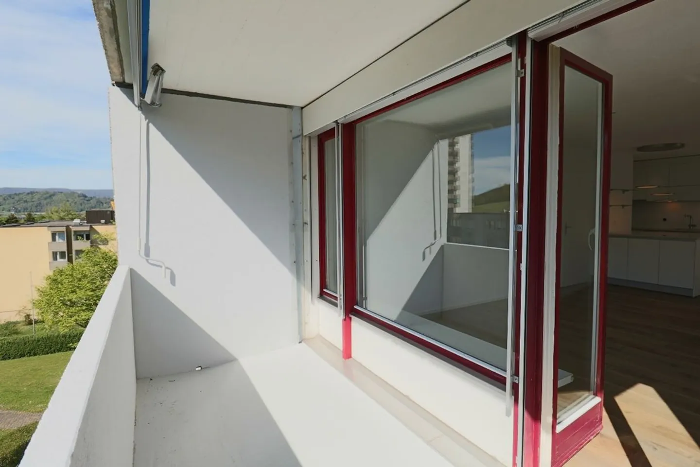 Bright, stylish and completely renovated 4.5 room apartment - Photo 10 of 12