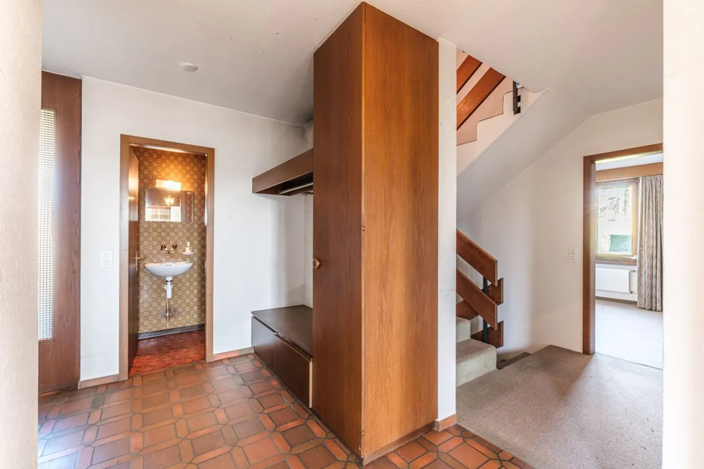 Maison spacieuse à Illnau avec de la place pour des idées personnelles - Photo 5 sur 13