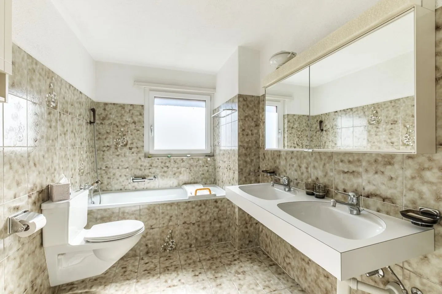 Propriété familiale bien entretenue avec jardin ensoleillé dans un emplacement calme à Uster - Photo 8 sur 13