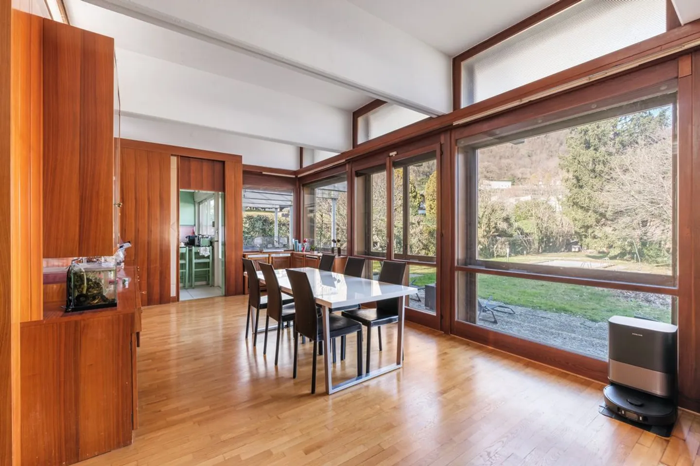 Villa mit grossem Grundstück und Reserve - Foto 8 von 13