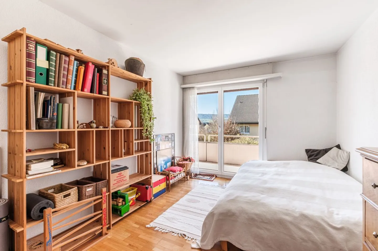 Propriété familiale bien entretenue avec jardin ensoleillé dans un emplacement calme à Uster - Photo 10 sur 13