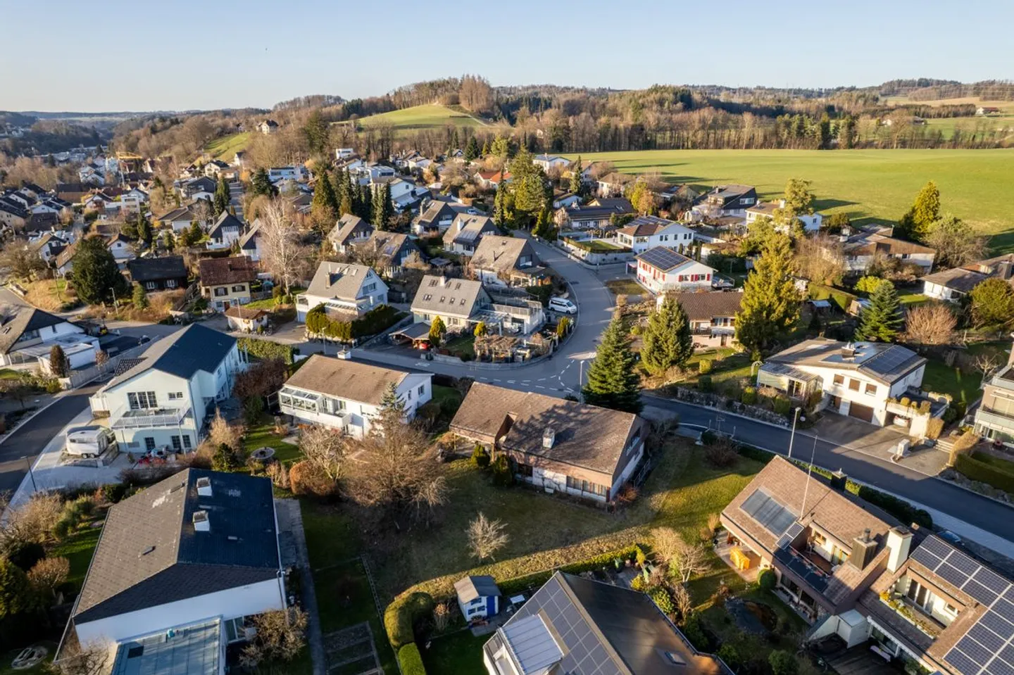 Maison spacieuse à Illnau avec de la place pour des idées personnelles - Photo 1 sur 13