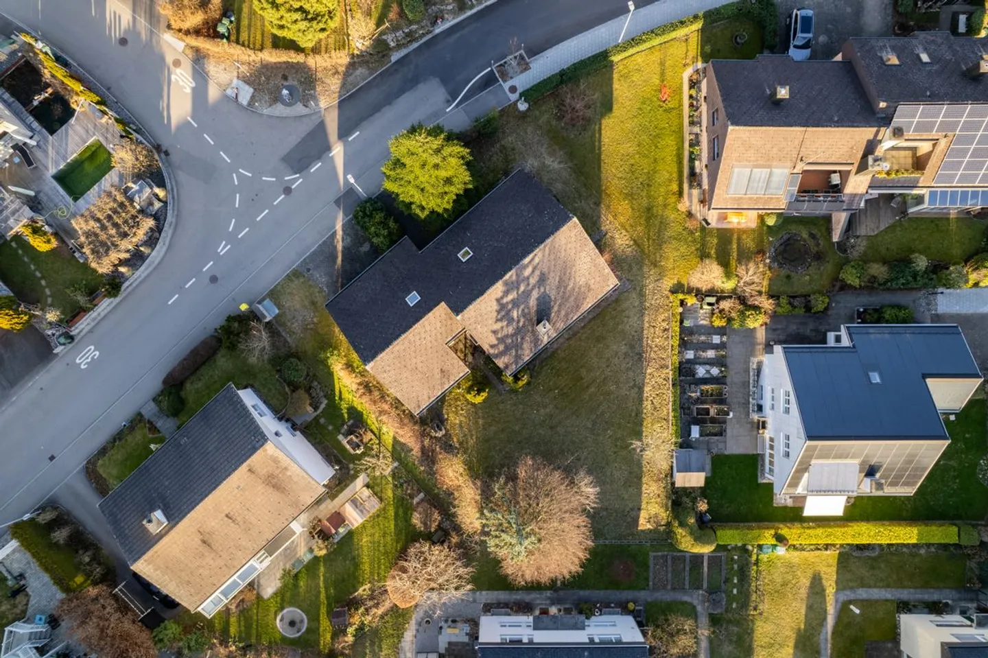 Maison spacieuse à Illnau avec de la place pour des idées personnelles - Photo 2 sur 13