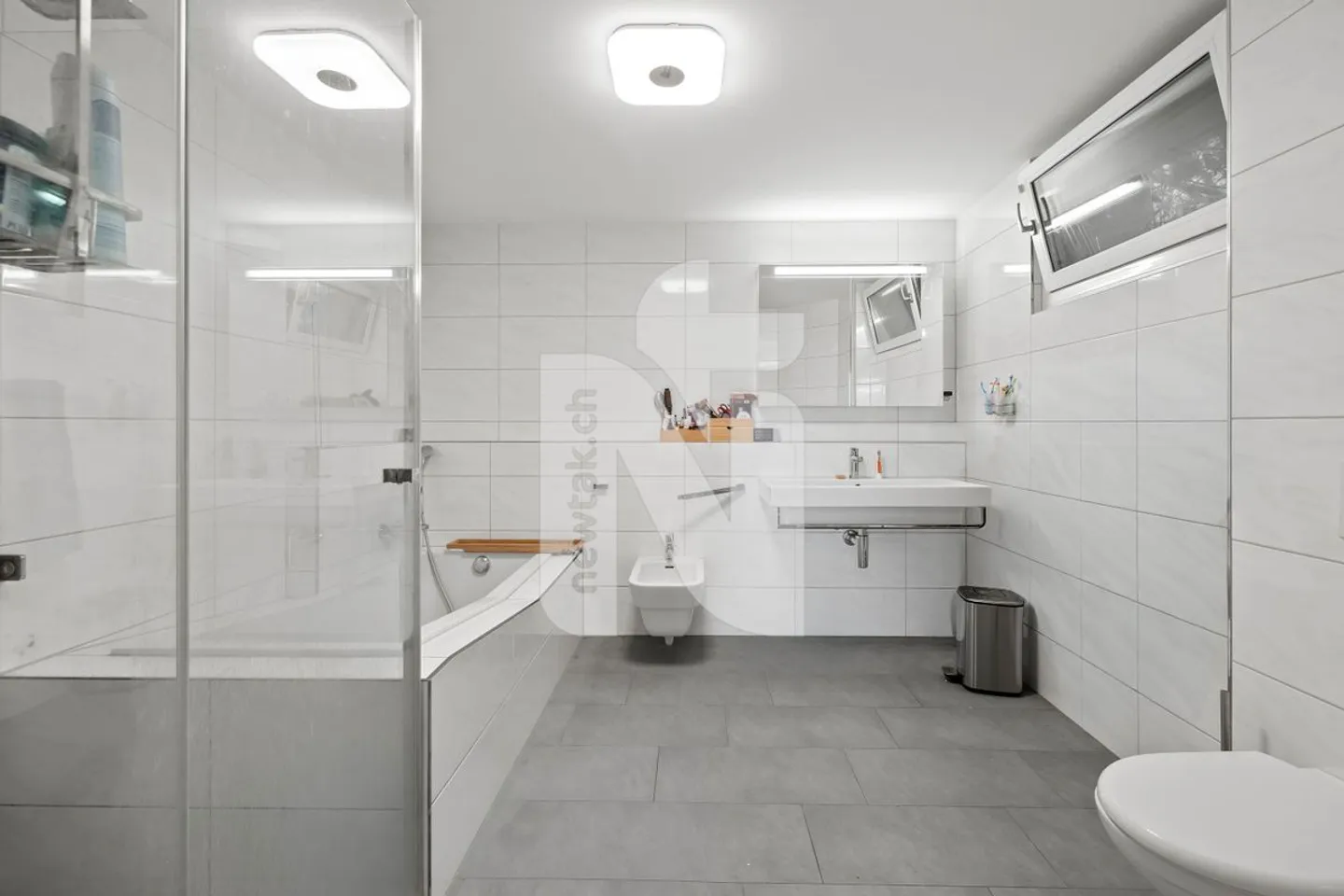 Detached single-family house with a wide view, large garden, garage box, and carport - Photo 13 of 13