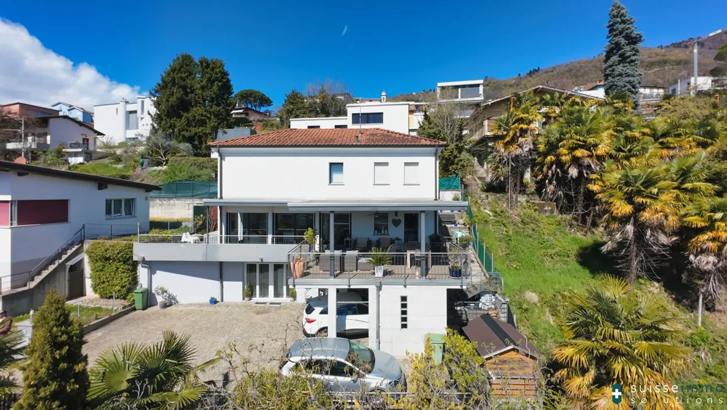 Einfamilienhaus, umgeben von Grün, mit Panoramablick und großer Terrasse in Vacallo - Foto 3 von 13
