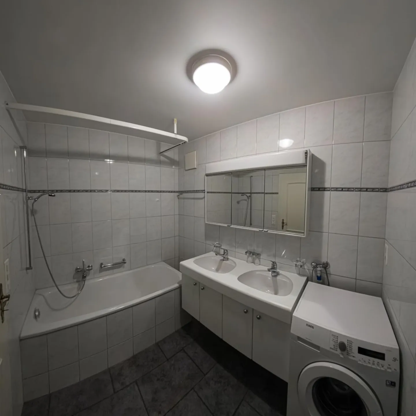 Avantageux fiscalement, proche de la nature et très central - Photo 3 sur 11