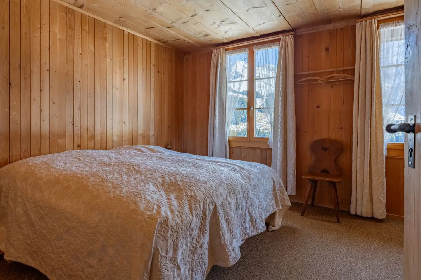 Multi-family house with exclusive, unobstructed views - Photo 8 of 13