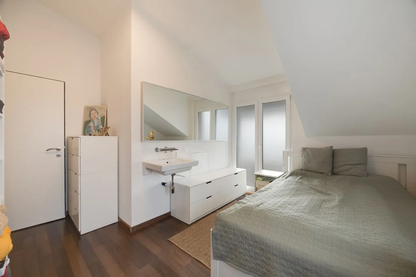 Rarità in Posizione Privilegiata con Piscina, Giardino d'Inverno e Lounge per Grigliate Frescamente Ristrutturato - Foto 13 di 13