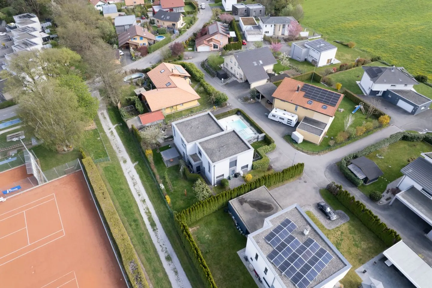 Villa bifamiliare indipendente con piscina a Romont - Foto 11 di 12