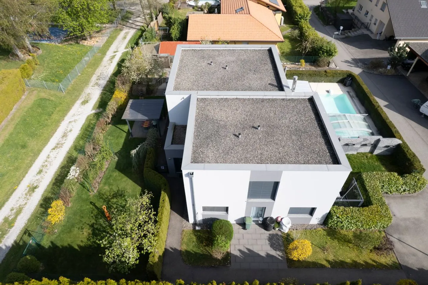 Villa bifamiliare indipendente con piscina a Romont - Foto 2 di 12