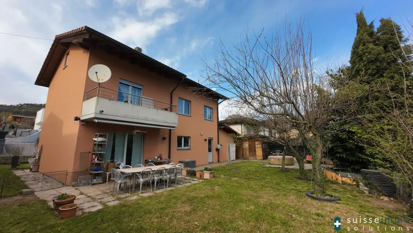 Maison unifamiliale avec jardin dans un emplacement stratégique à Rancate - Photo 9 sur 9