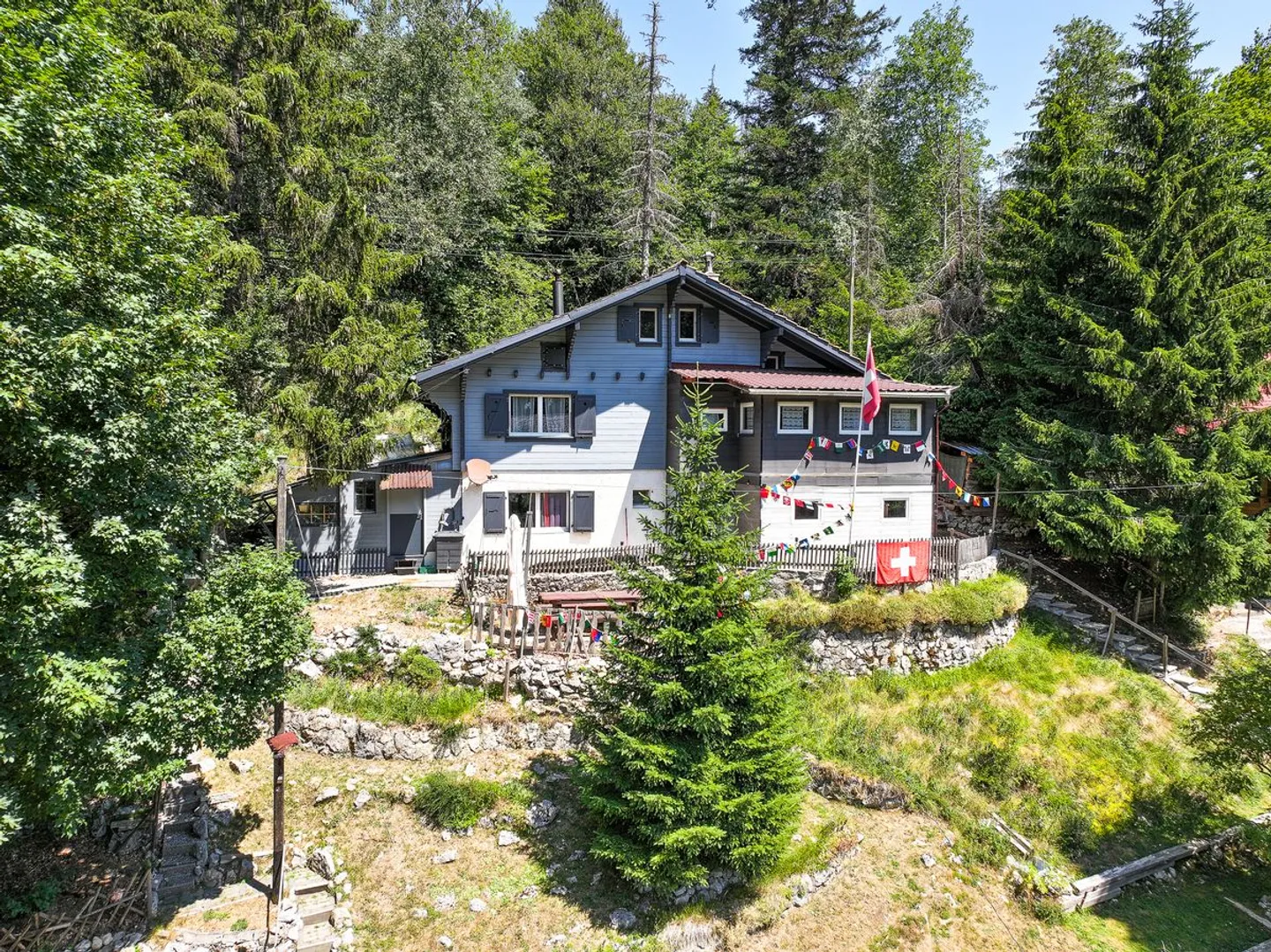 Chalet in Saint-Cergue - Großes Renovierungspotenzial! - Foto 1 von 13
